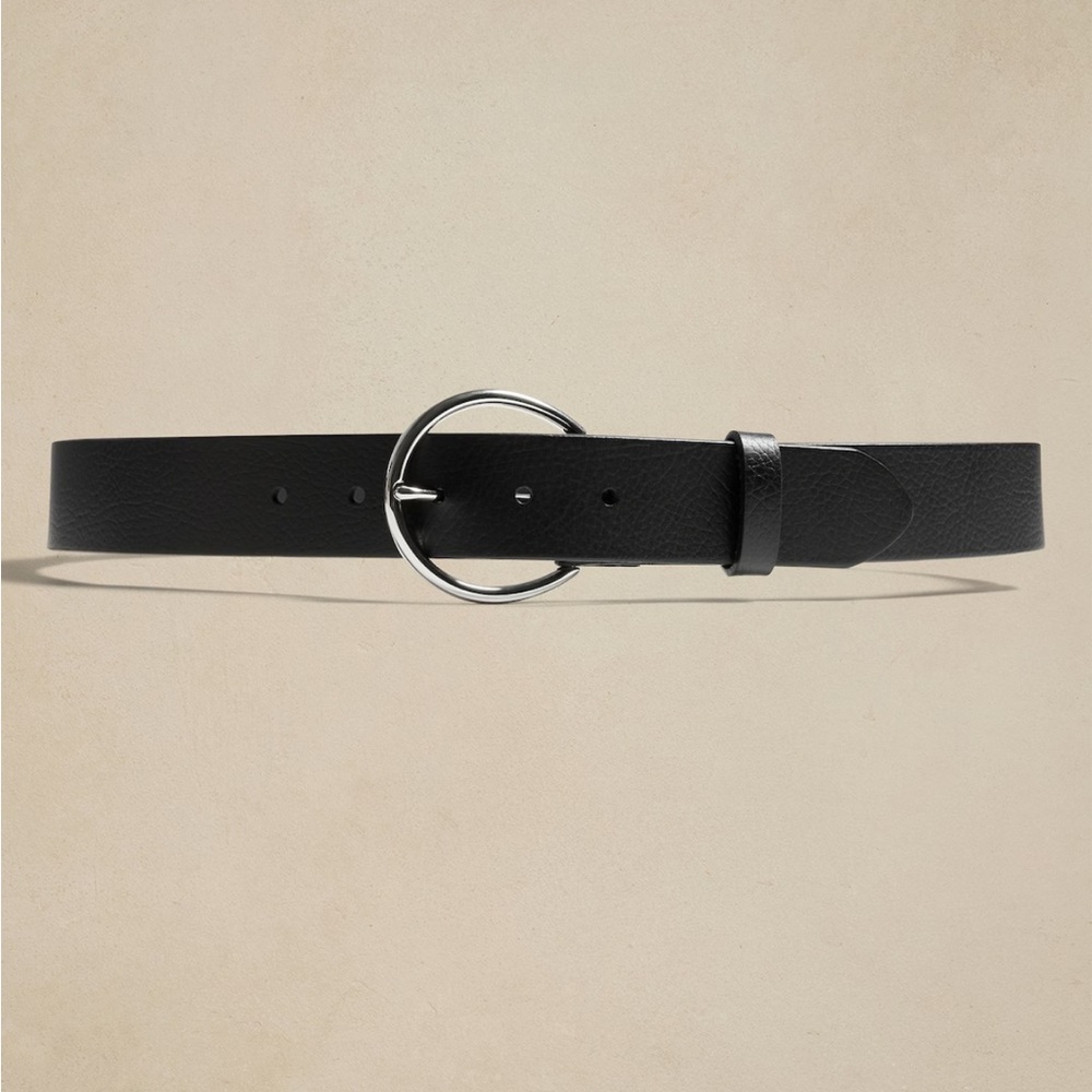 NWOT Banana Republic Pebbled Leather Round Buckle Belt Black size S